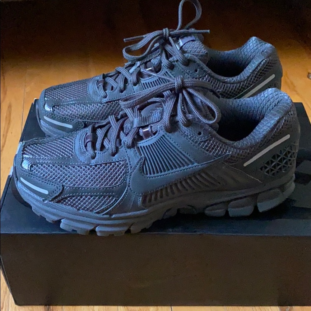 Nike Zoom Vomero 5 SP - Anthracite-Black